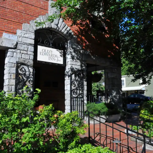 Historic Old Edwards Inn